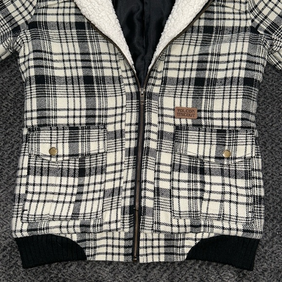 Volcom Scout Women’s Black & White Flannel Zip Up Jacket - Picture 4 of 16